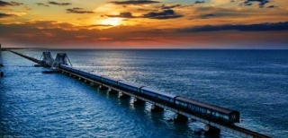 Luxury Train Journeys: Palace on Wheels & Maharajas’ Express